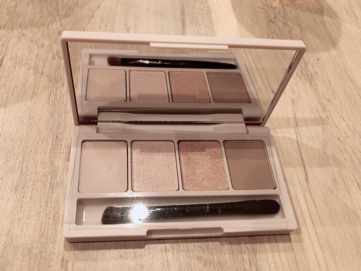 足しパレ/Fujiko/アイシャドウパレットを使ったクチコミ(2枚目)