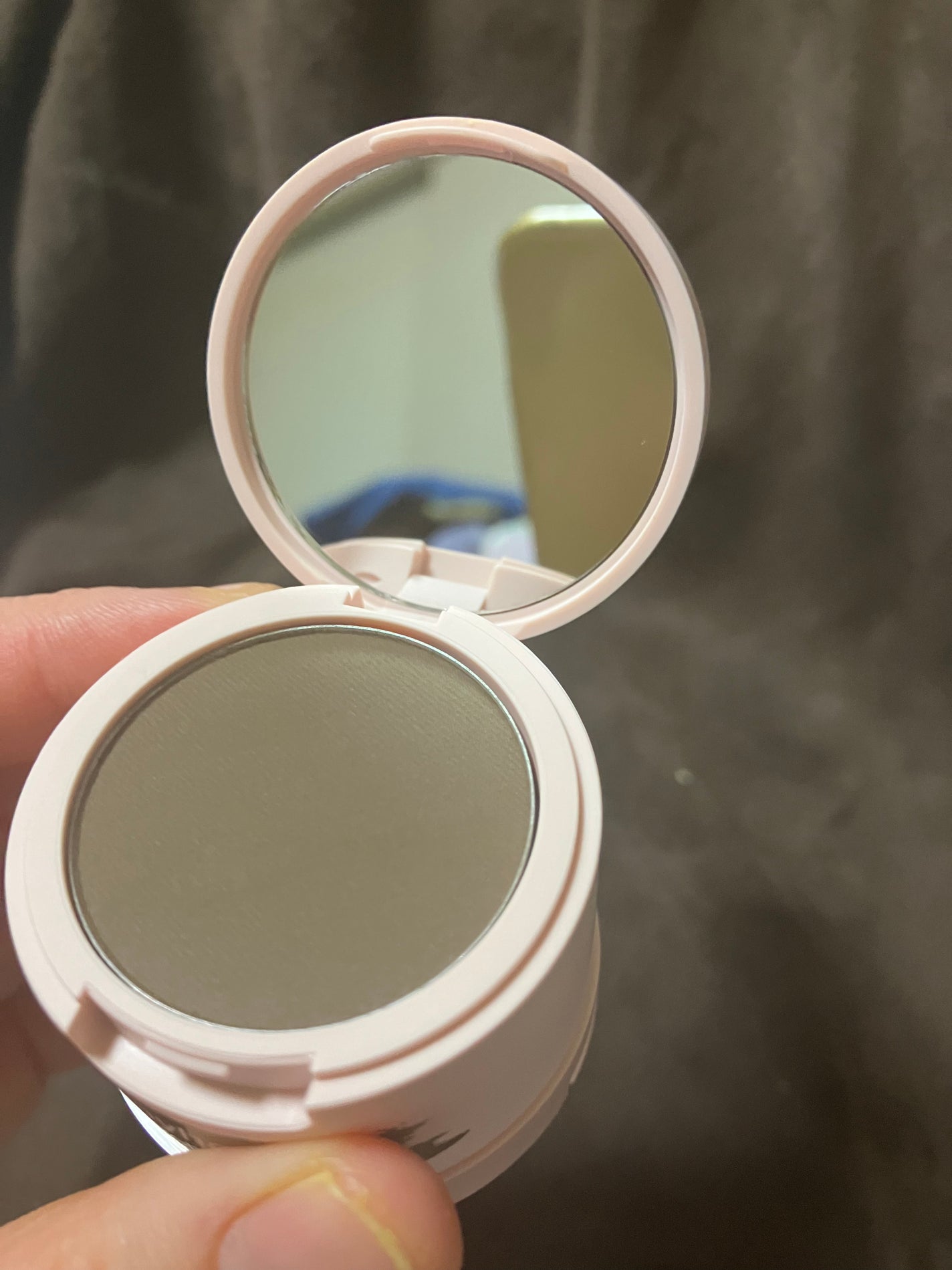 っぺ on LIPS 「使ってみたところは、気になる生え際や、カラー染めをしたところを..」(1枚目)