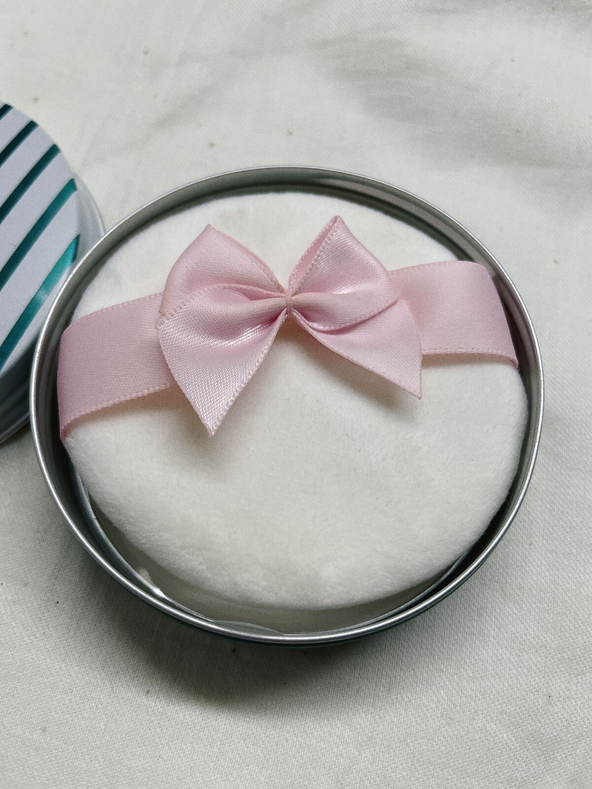 すっぴんパウダーB ナチュラルCICAハーブの香り D/クラブ/プレストパウダーを使ったクチコミ(2枚目)