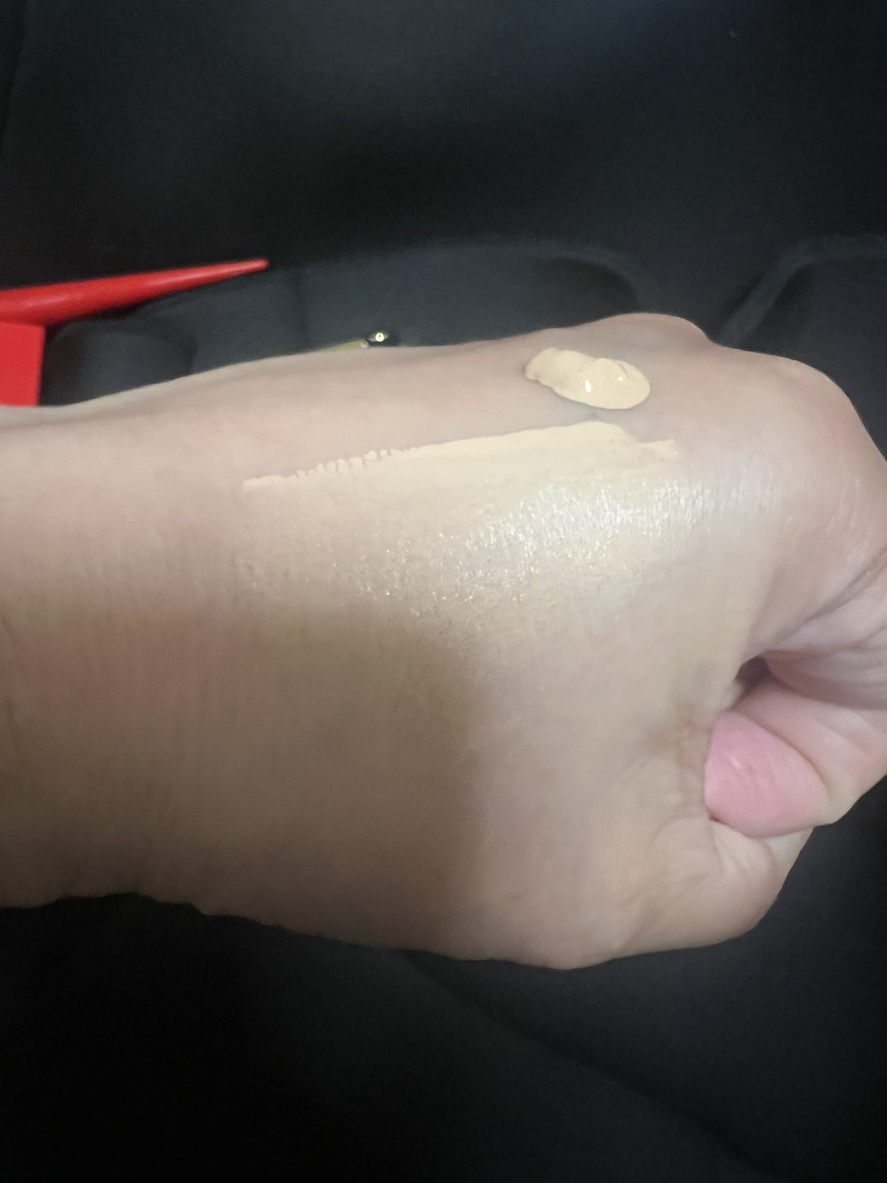 タンフェティッシュ ルフルイド/クリスチャン ルブタン/リキッドファンデーションを使ったクチコミ（3枚目）