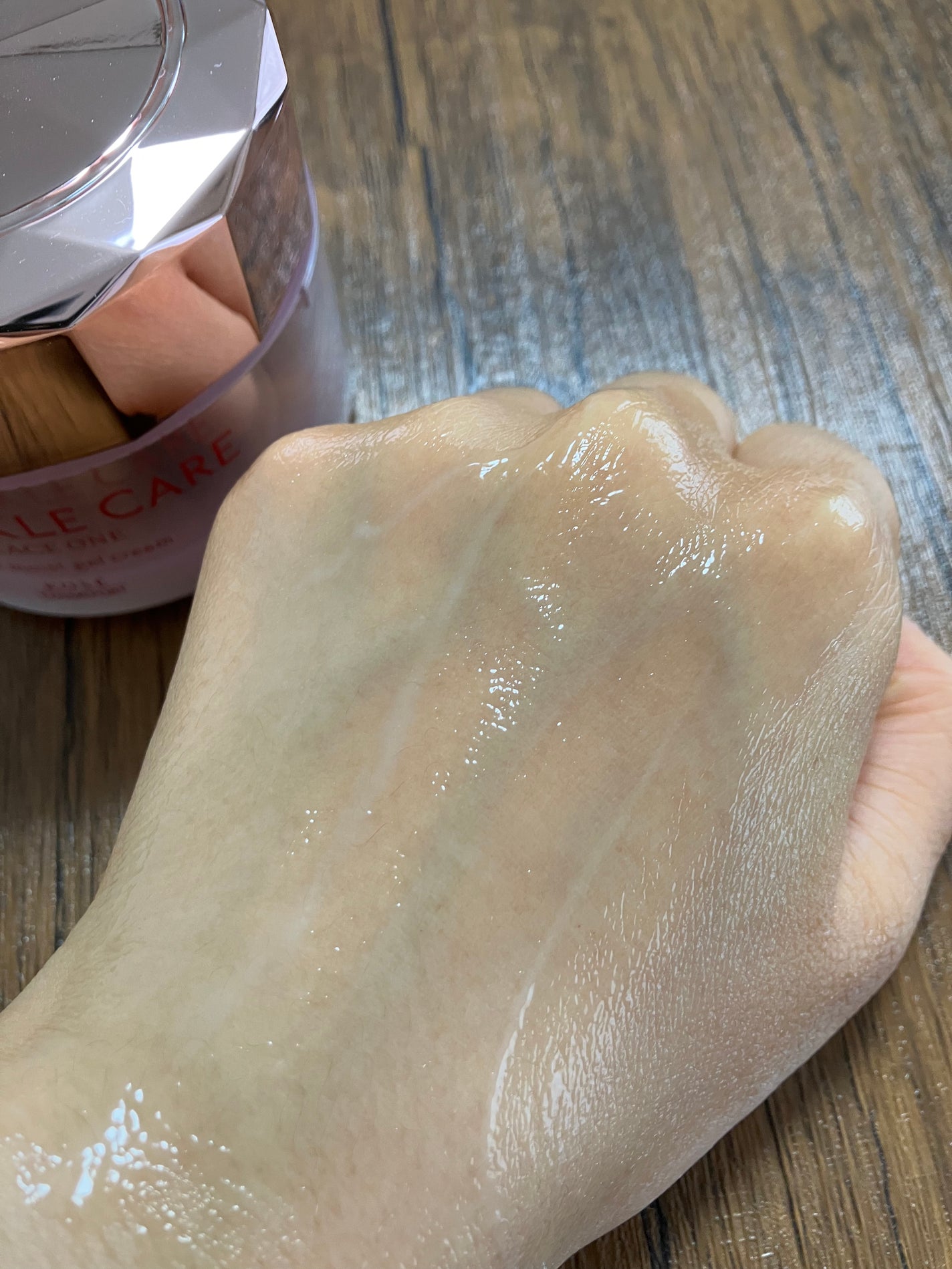 リンクルケア ホワイト モイストジェルクリーム/グレイスワン/オールインワン化粧品を使ったクチコミ(4枚目)