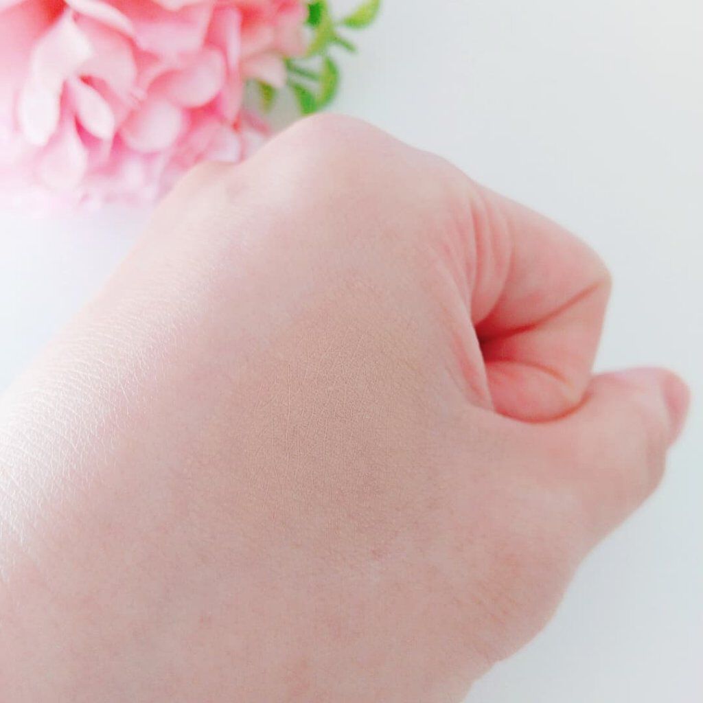 さくら on LIPS 「透明感のある素肌へ近づけるコンシーラー🎵「シマボシホワイトカバ..」(4枚目)