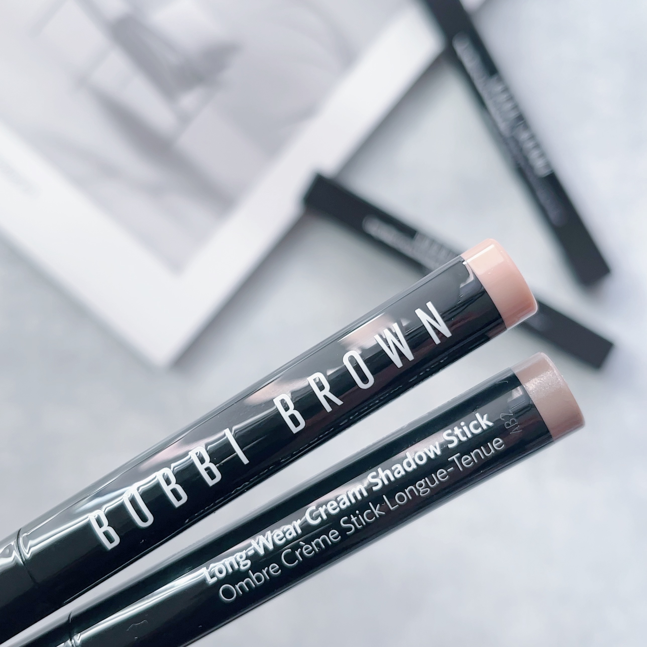 ロングウェア クリーム シャドウ スティック 59 アンティークローズ/BOBBI BROWN/スティックアイシャドウを使ったクチコミ（2枚目）
