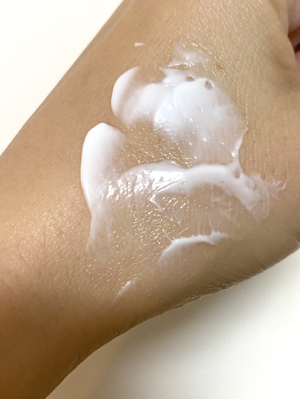 カネボウ フレッシュ デイ クリーム アマンダ シャドフォース リミテッド エディション/KANEBO/化粧下地を使ったクチコミ（3枚目）