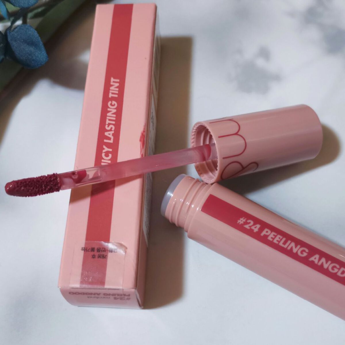 ジューシーラスティングティント 24 ピーリングエンドゥ(PEELING ANGDOO)/rom&nd/リップティントを使ったクチコミ（1枚目）