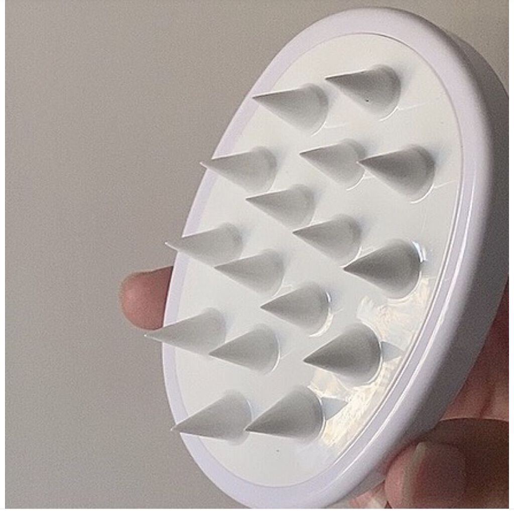 スカルプマッサージブラシ/MARKS&WEB/スカルプブラシを使ったクチコミ（2枚目）