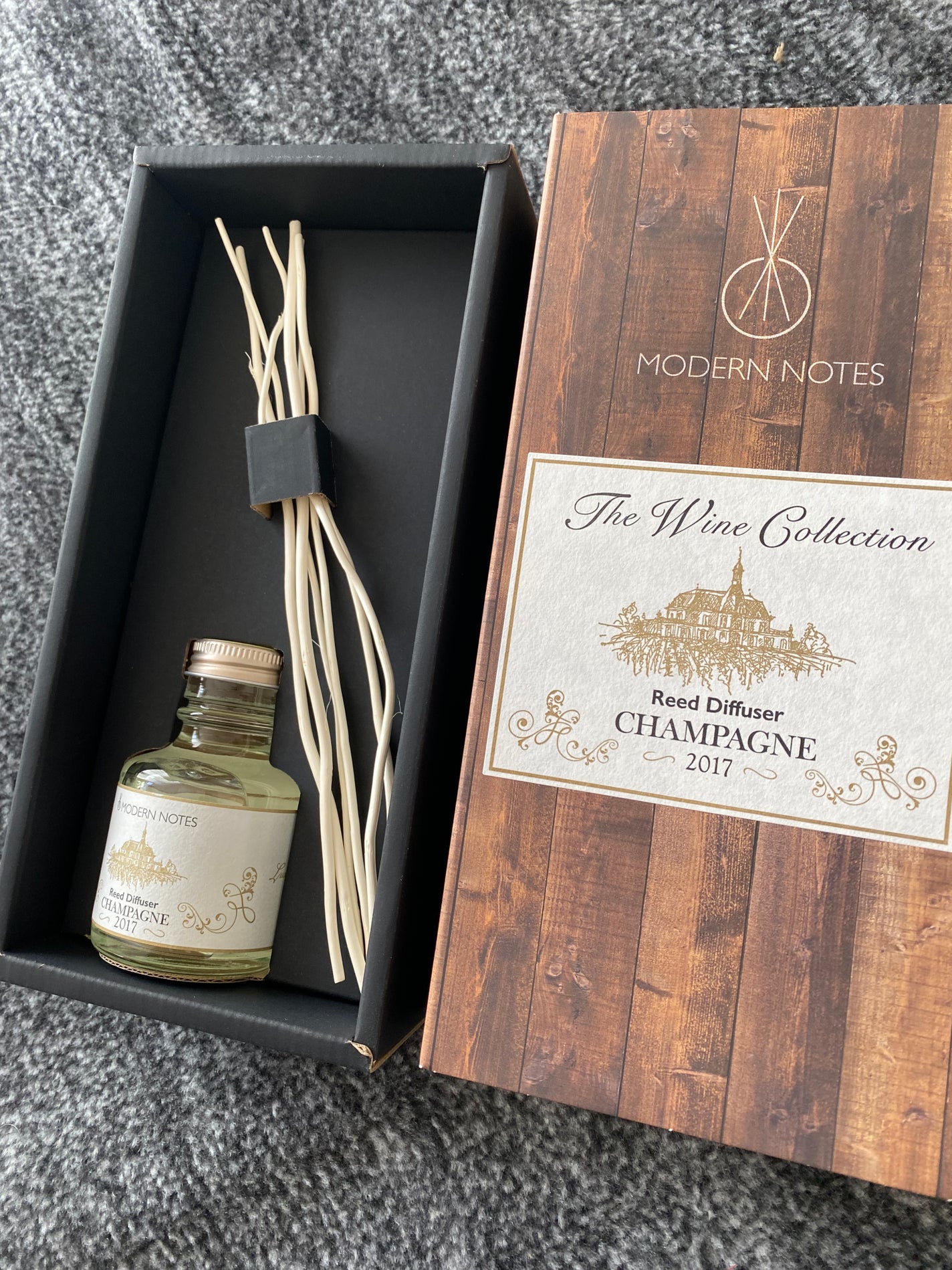 ワインコレクション リードディフューザー 2017 CHAMPAGNE/MODERN NOTES/ルームフレグランスを使ったクチコミ(1枚目)