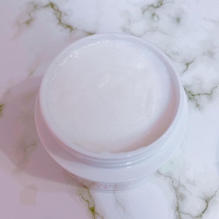 エッセンシャル flat くせ・うねり集中ケアマスクのクチコミ「\くせ・うねり集中ケアマスク✨/
エッセンシャルflatくせ・うねり集中ケアマスク 180g.....」(3枚目)