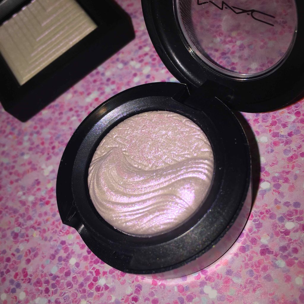 エクストラ ディメンション アイシャドウ レディ トゥ パーティ/M・A・C/単色アイシャドウを使ったクチコミ（3枚目）