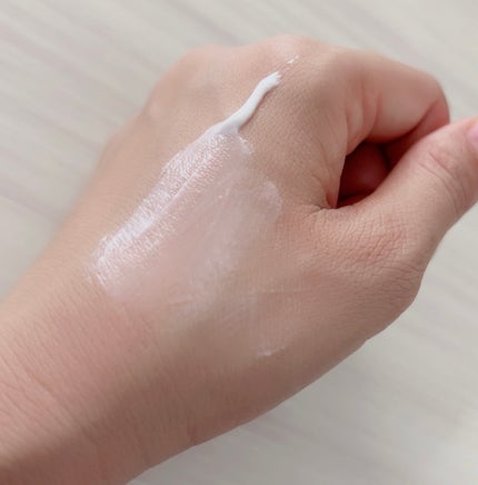 ライクシルクアイクリーム/ahatt/アイケア・アイクリームを使ったクチコミ(4枚目)