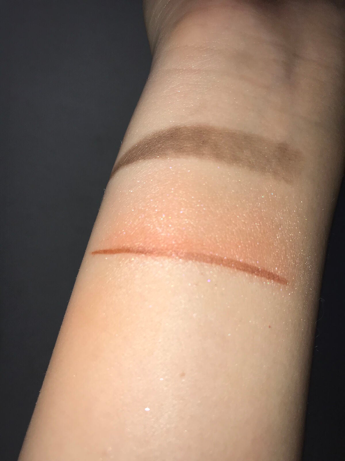 カラークイーン オイルシャドウ/ロレアル パリ/単色アイシャドウを使ったクチコミ(2枚目)