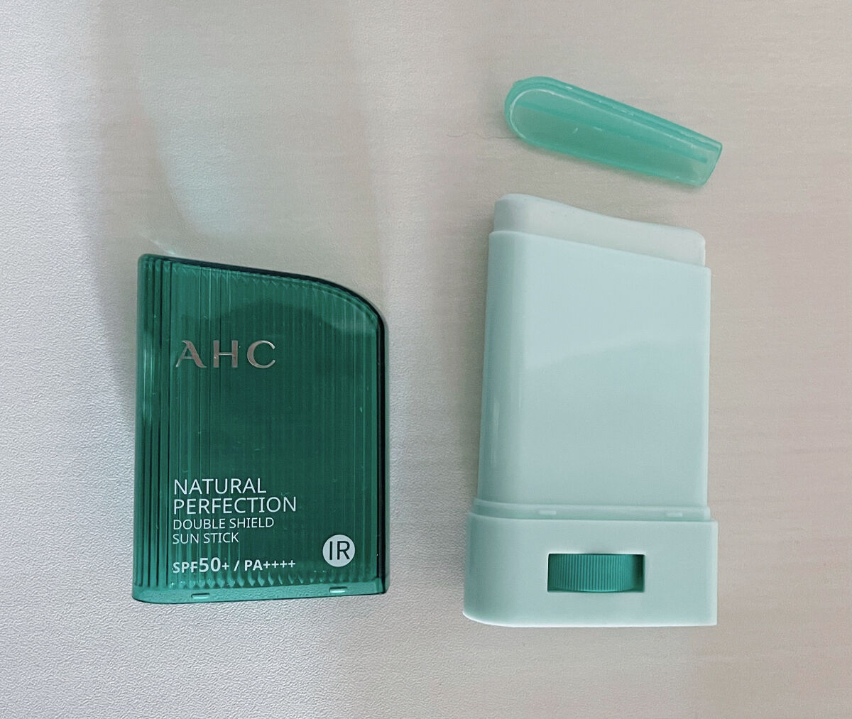 ナチュラル パーフェクション ダブル シールド サンスティック/AHC/日焼け止めスティックを使ったクチコミ（2枚目）