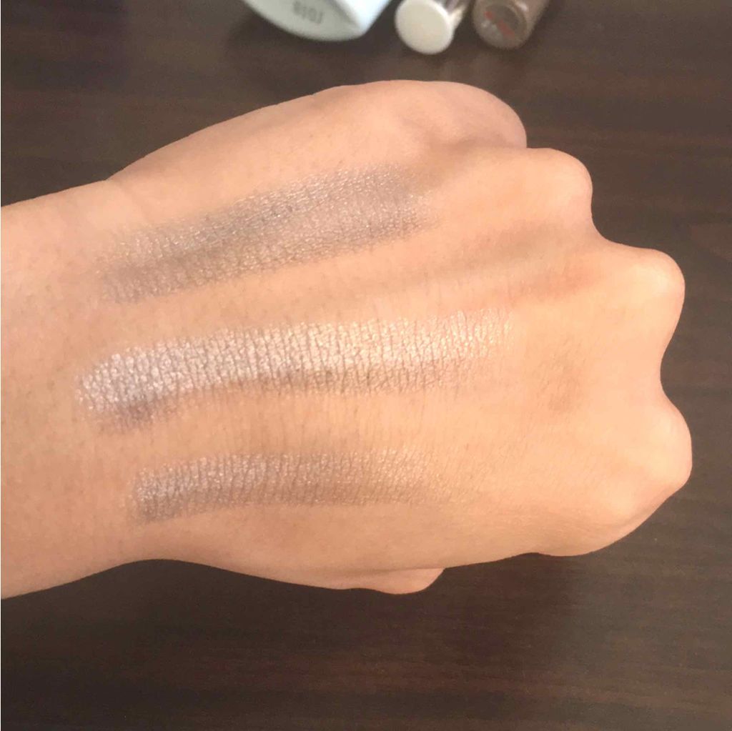 トーンオントーンアイシャドウ SV-1 シルバー グラス/MAYBELLINE NEW YORK/スティックアイシャドウを使ったクチコミ（1枚目）