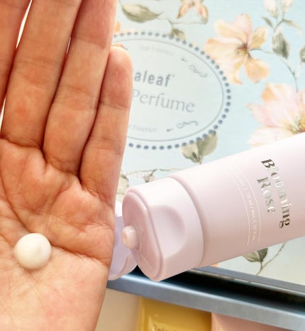 LPT Keratin パフュームヘアエッセンス Blooming Rose/Daleaf/ヘアミルクを使ったクチコミ(2枚目)