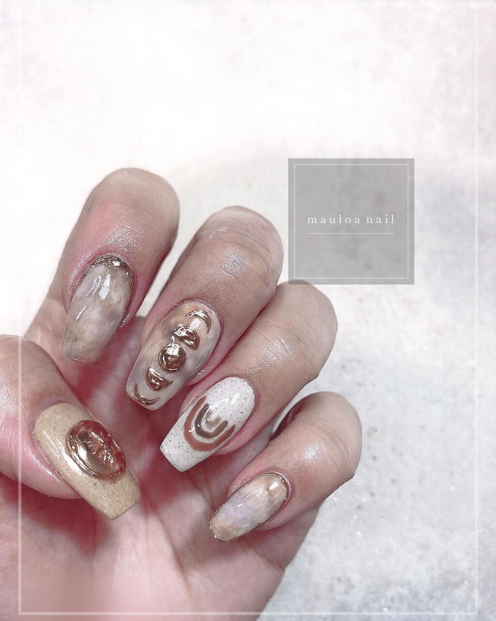 #ネイル,#夏ネイル,#アートネイル,#海ネイル,#ミラーアートネイル,#ニュアンスネイル,#くすみカラーネイル,#サマーネイル,#ジュエリーネイル,#ミラーネイル,#ミラーアートネイル,#サンドジェルネイル,#太陽ネイル,#虹ネイル,#波ネイル,#天王寺ネイル,#シンプルネイル,#月ネイル,#タイダイネイルのネイルデザイン