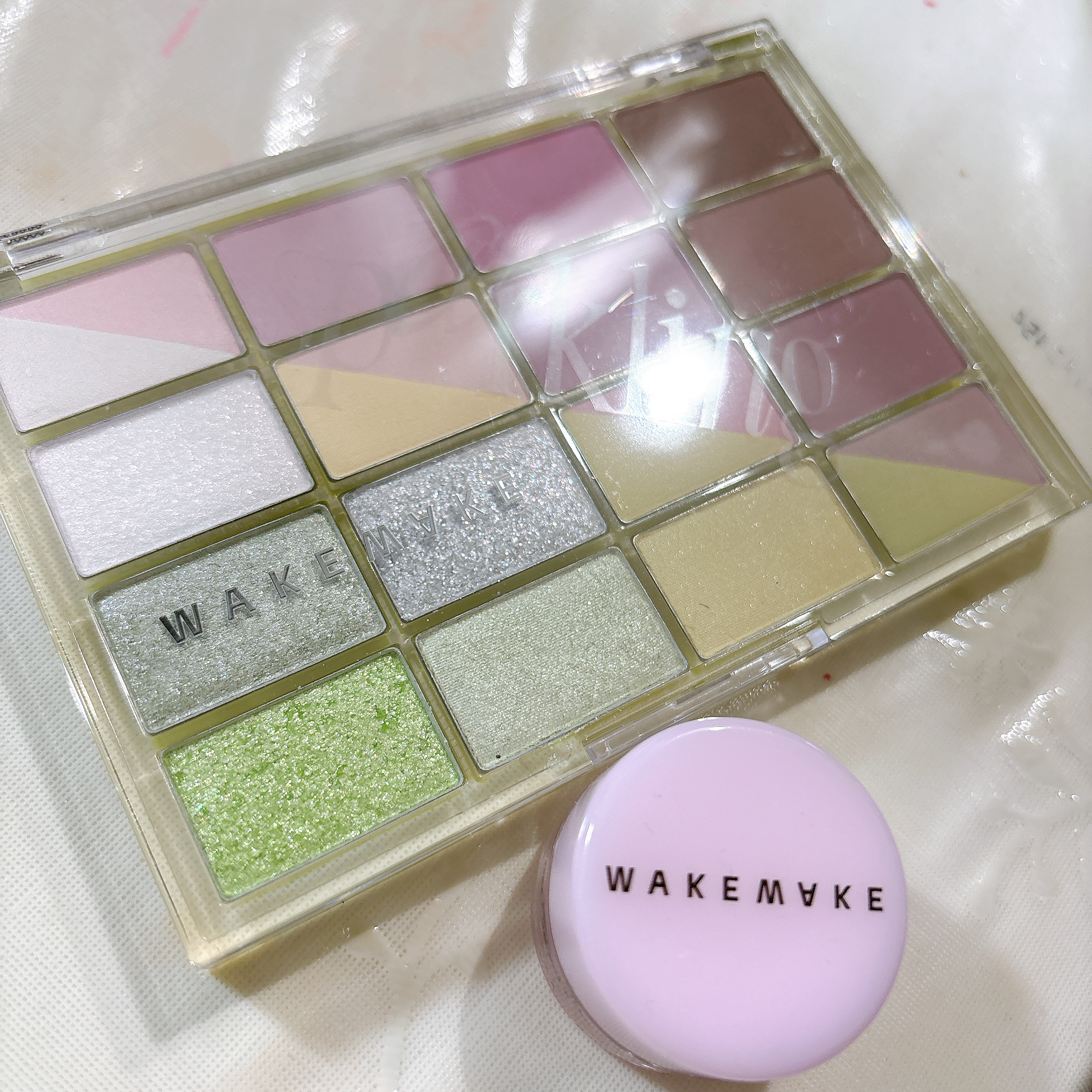 ソフトブラーリングアイパレット/wakemake/アイシャドウパレットを使ったクチコミ（1枚目）