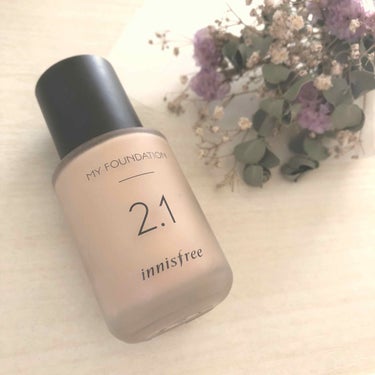 Innisfreeのリキッドファンデーション♩

韓国で購入しました🇰🇷

私がこれを買った時は肌の調子がよかったから
カバー力が弱めの
ツヤ肌になる物を選びました( ¨̮ )

色は店員さんに
選んで