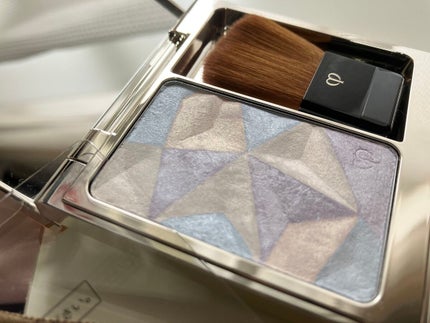 クレ・ド・ポー ボーテ レオスールデクラ/クレ・ド・ポー ボーテ/パウダーハイライトを使ったクチコミ(2枚目)