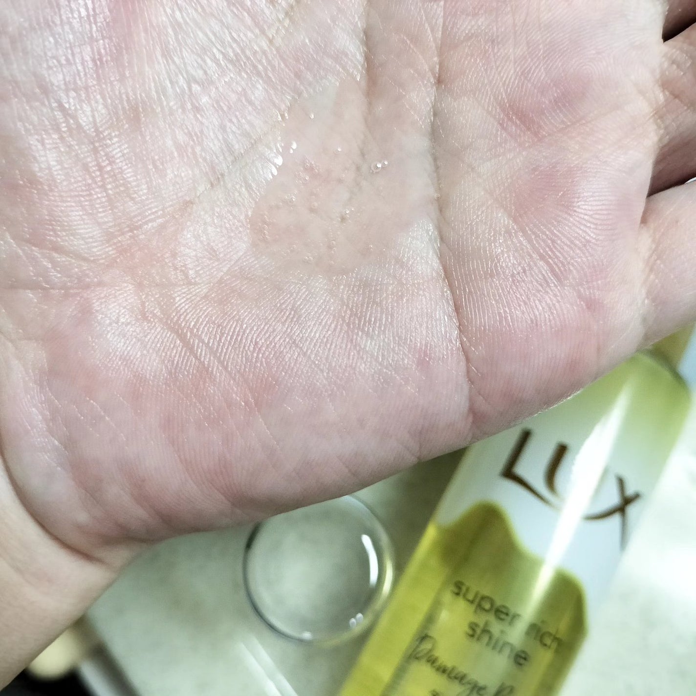 スーパーリッチシャイン ダメージリペア とろとろ補修ヘアオイル/LUX/ヘアオイルを使ったクチコミ(3枚目)