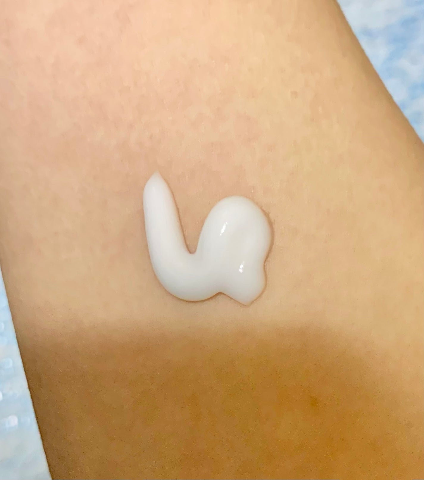 十五夜 on LIPS 「WHITECONGBodyCream数ヶ月前アインズ&トルペで..」(2枚目)