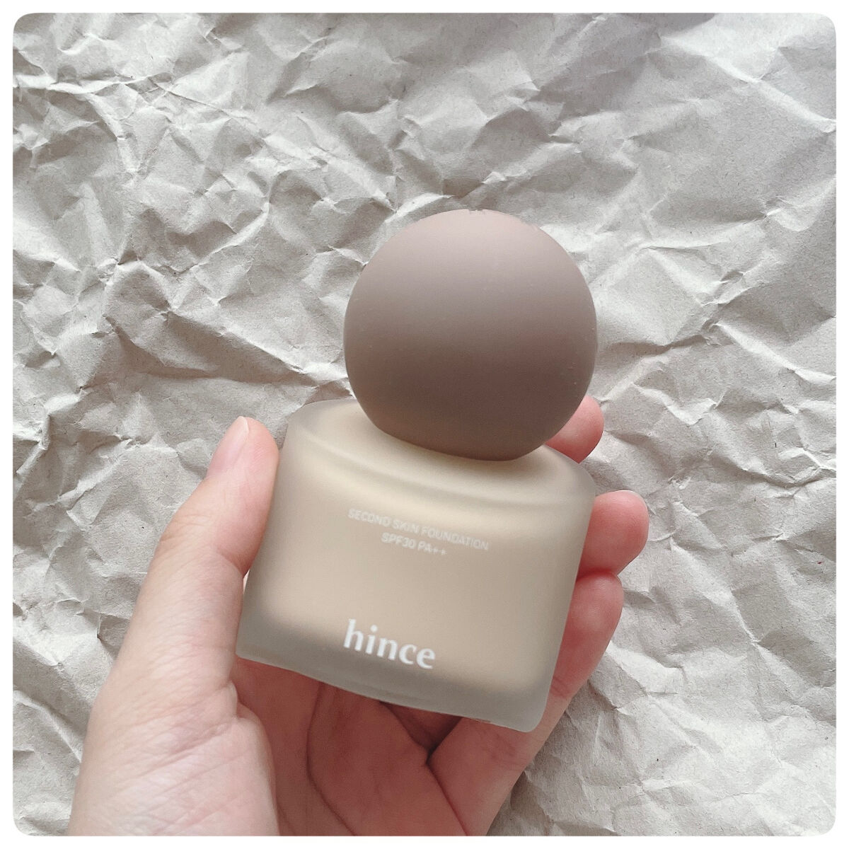 🌷hinceのファンデ🌷


hince
セカンドスキンファンデーション
21　アイボリー

みずみずしくて水分たっぷりな塗り心地です。
出し過ぎ注意⚠️なくらいよく伸びます。

指よりスポンジで塗り広げるのをオススメします☆


私事