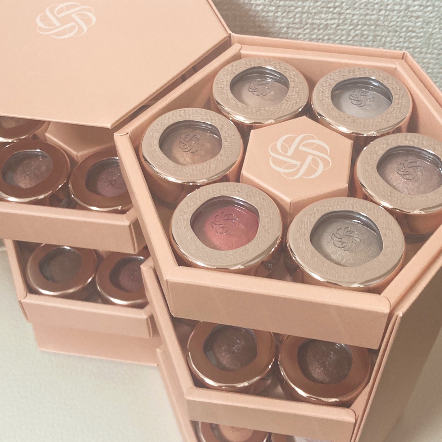 アイグロウジェム スキンシャドウ/DECORTÉ/ジェル・クリームアイシャドウを使ったクチコミ(7枚目)