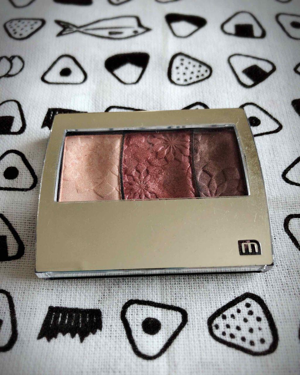 グラデカラーアイシャドウ/media/アイシャドウパレットを使ったクチコミ(1枚目)