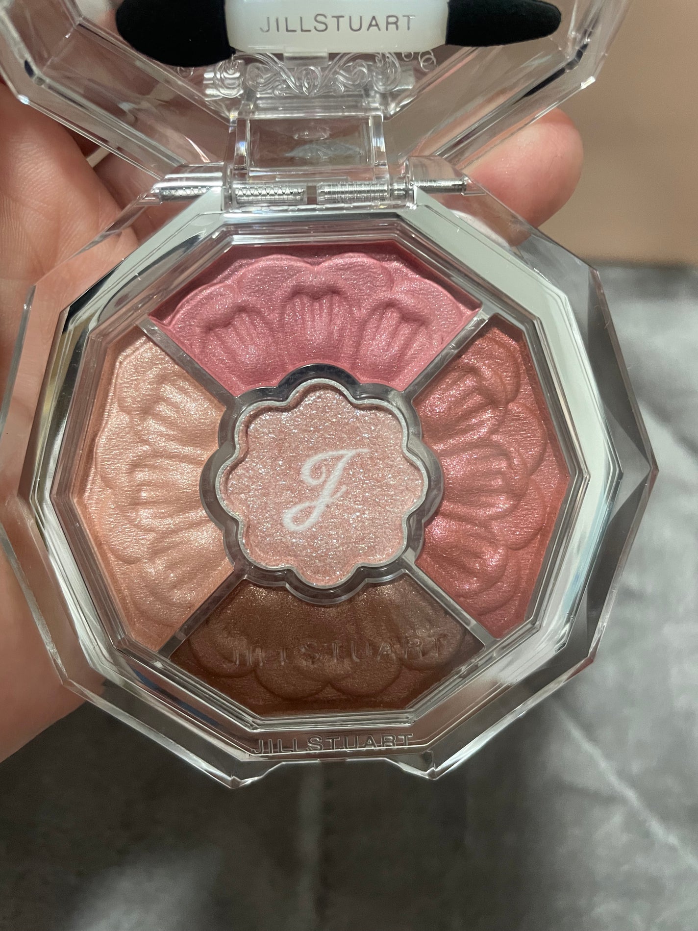 ジルスチュアート ブルームクチュール アイズ ジュエルドブーケ/JILL STUART/アイシャドウパレットを使ったクチコミ(2枚目)