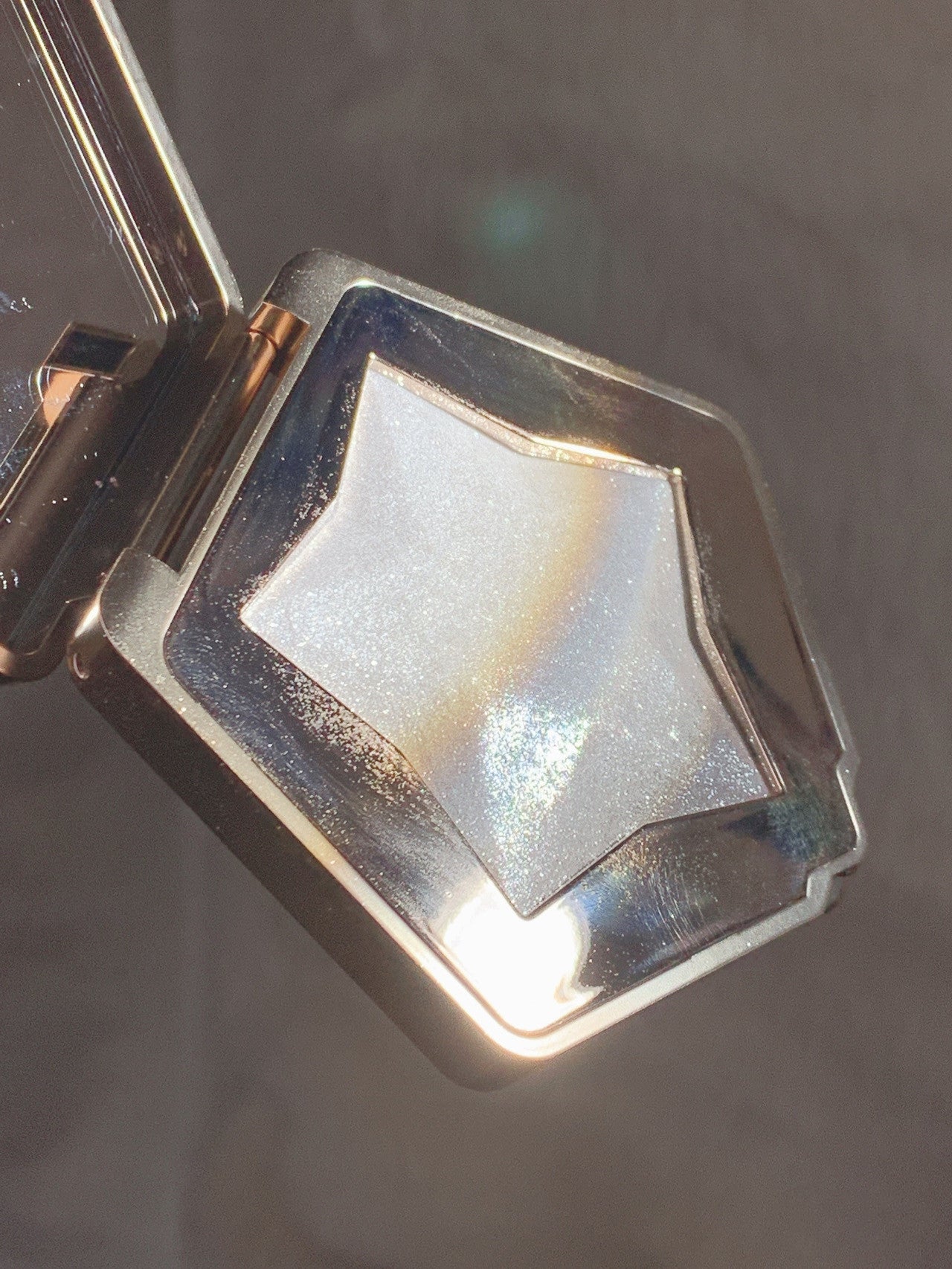 スターダストダイヤモンドハイライトパウダー/PERFECT DIARY/パウダーハイライトを使ったクチコミ(8枚目)