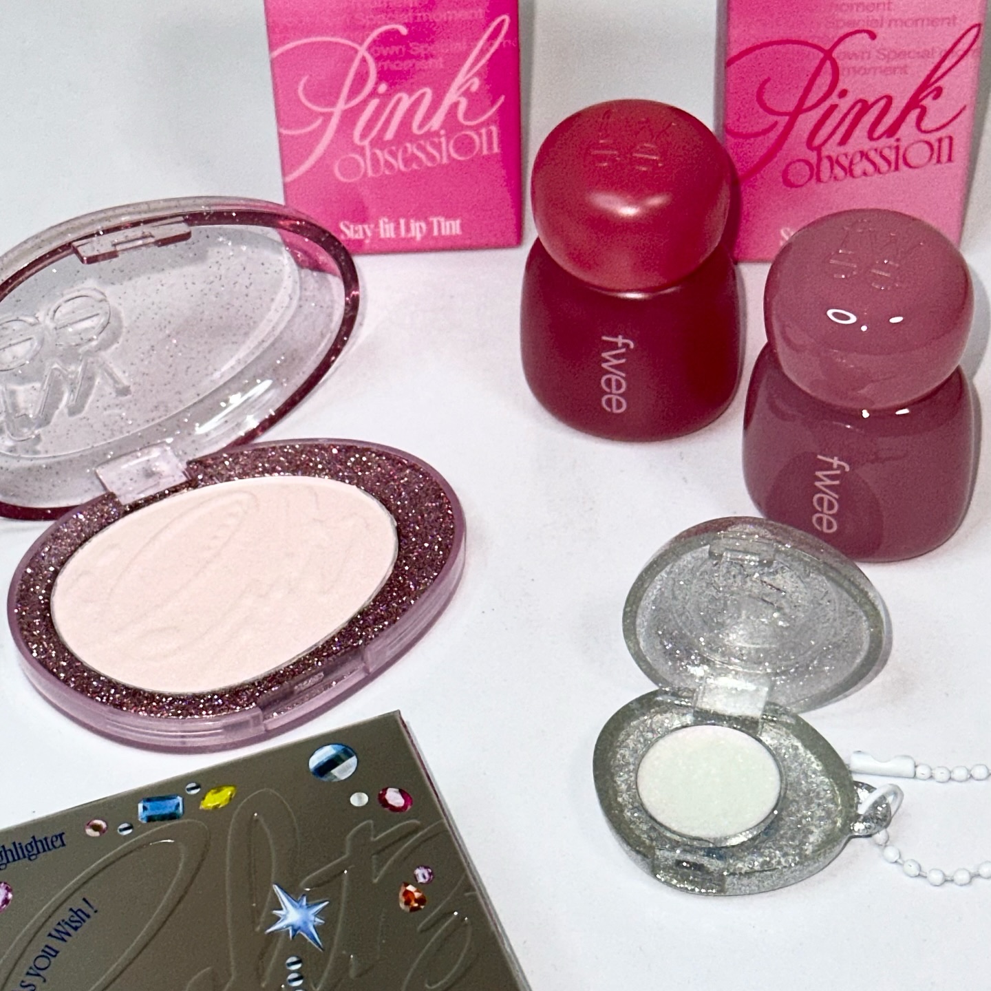 フィー ピンクオブセッションステイフィットティント G04 ニッチピンク/fwee/リップティントを使ったクチコミ（1枚目）