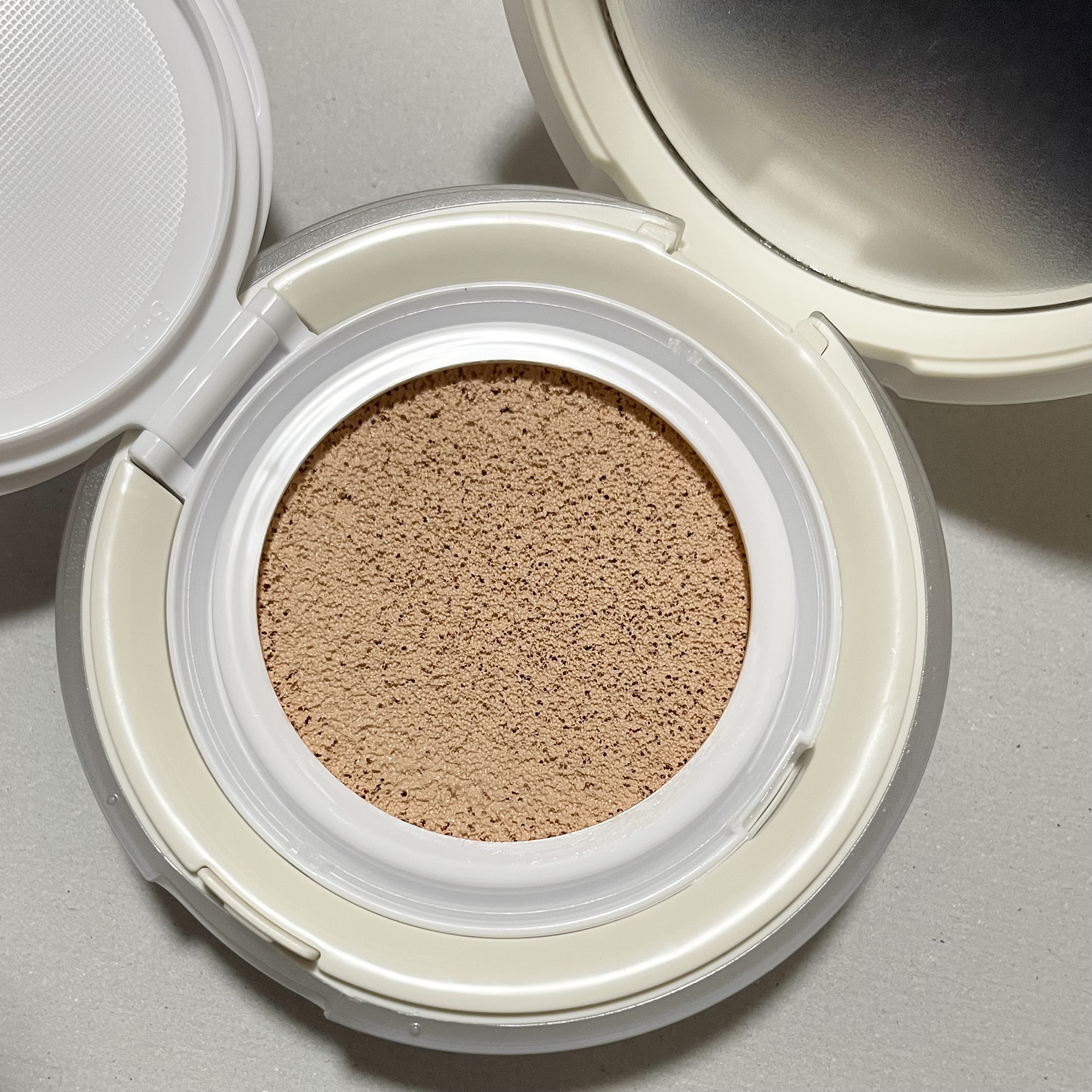 カーミンググロウアップクッションファンデーション/favs/リキッドファンデーションを使ったクチコミ（3枚目）