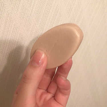 抱擁の満月 LUSH

これ実は2個目です✌🏽

1回目使った時既に感動感激したんだけど、その時は肌の悩みが特に無かったからリピはしないつもりでいたんだけど、ここ最近本当にニキビが酷くて酷くて、、😭鏡を