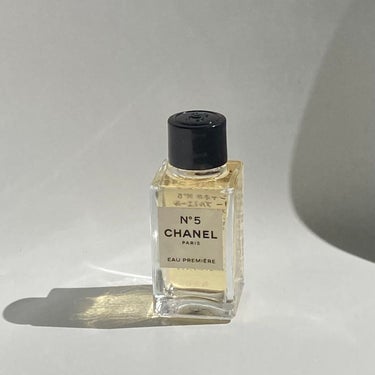 CHANEL シャネル N°5 オー プルミエール (ヴァポリザター)のクチコミ「CHANEL: N°5 オー プルミエールの甘さと透明感が感じられる香り

─────────.....」（1枚目）