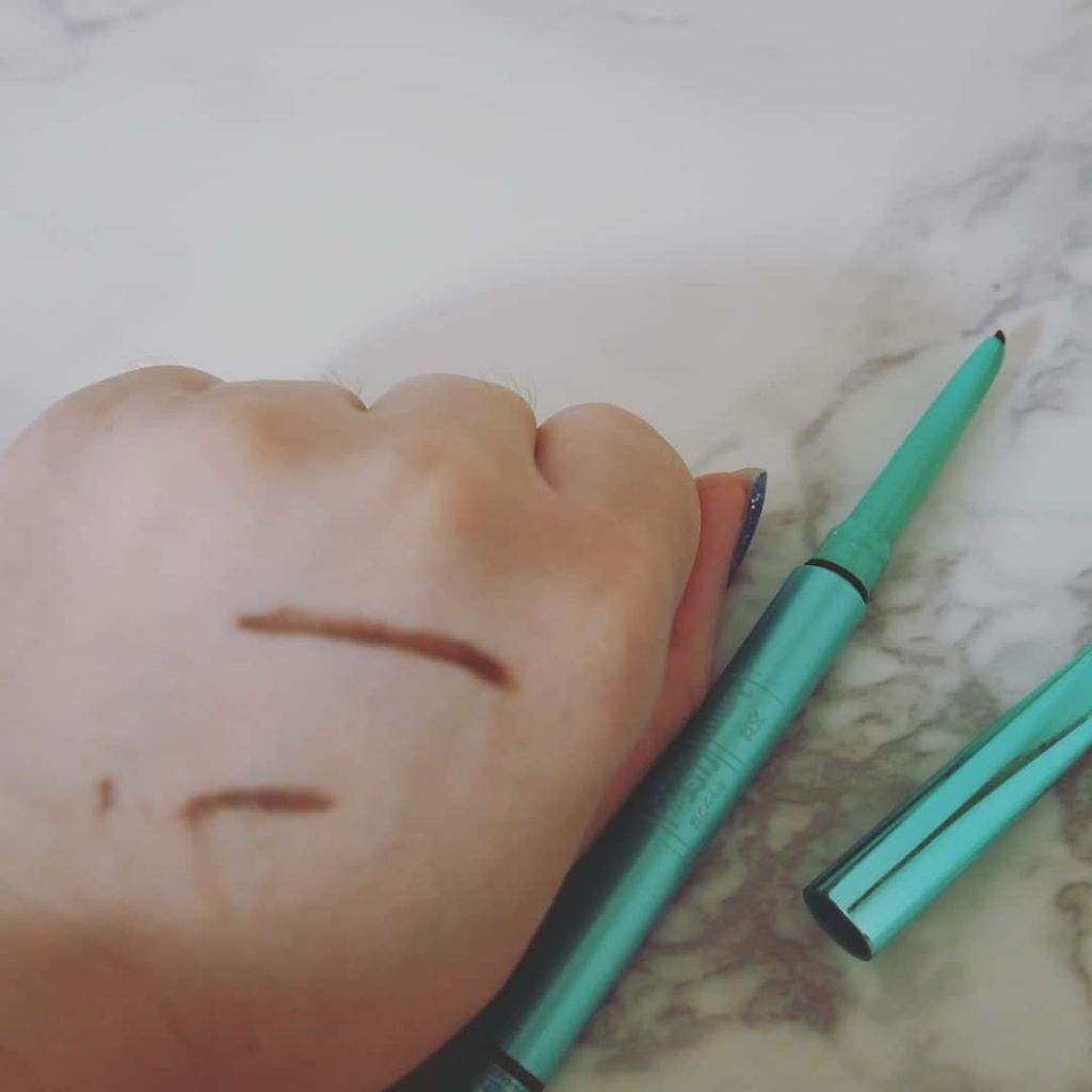 「密着アイライナー」クリームペンシル/デジャヴュ/ペンシルアイライナーを使ったクチコミ（3枚目）