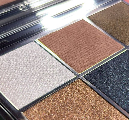 アイシャドウパレット フローラ カラハリ/BYREDO/アイシャドウパレットを使ったクチコミ(4枚目)