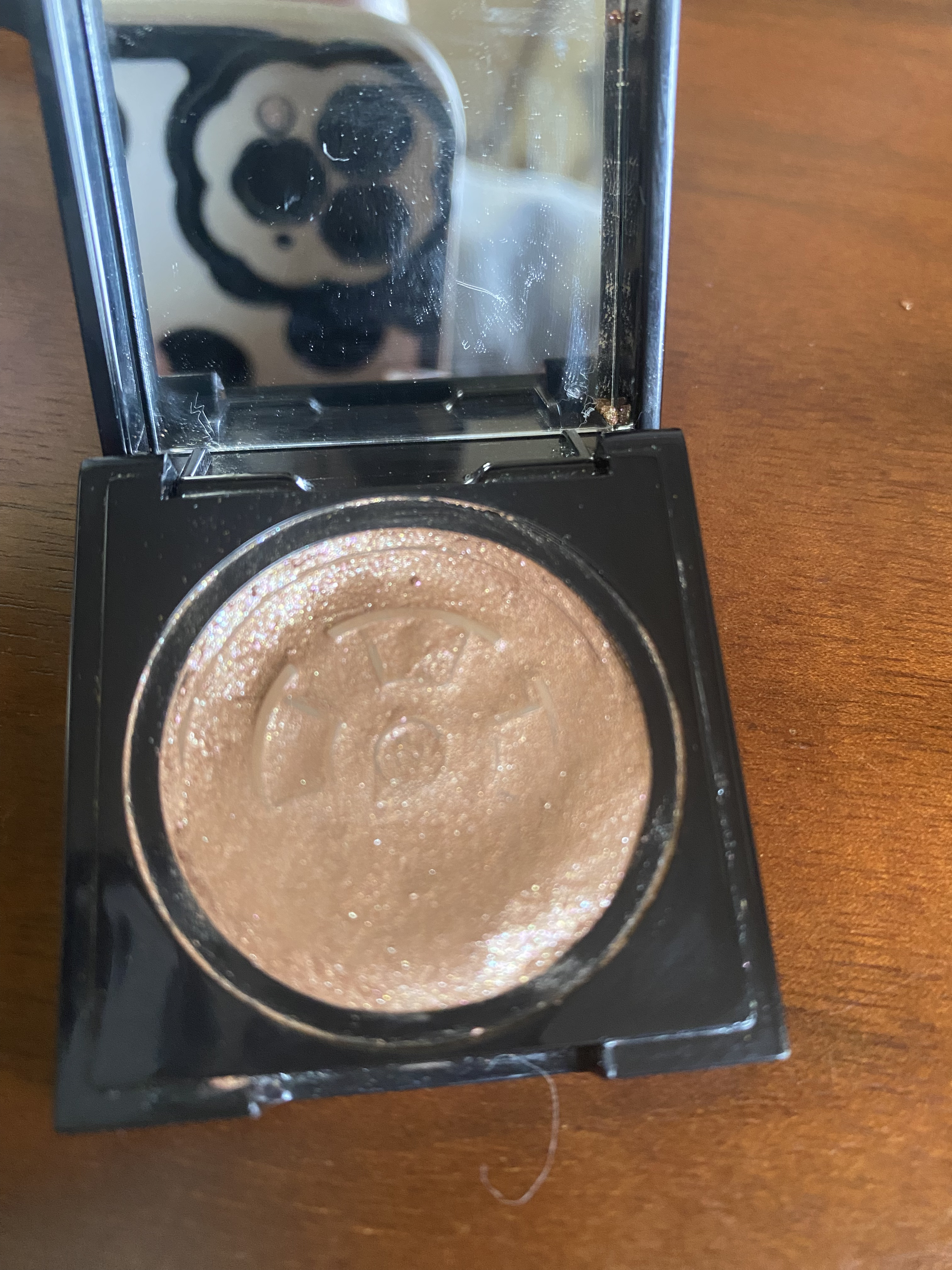 プリズム エアー シャドウ/CLIO/単色アイシャドウを使ったクチコミ（1枚目）