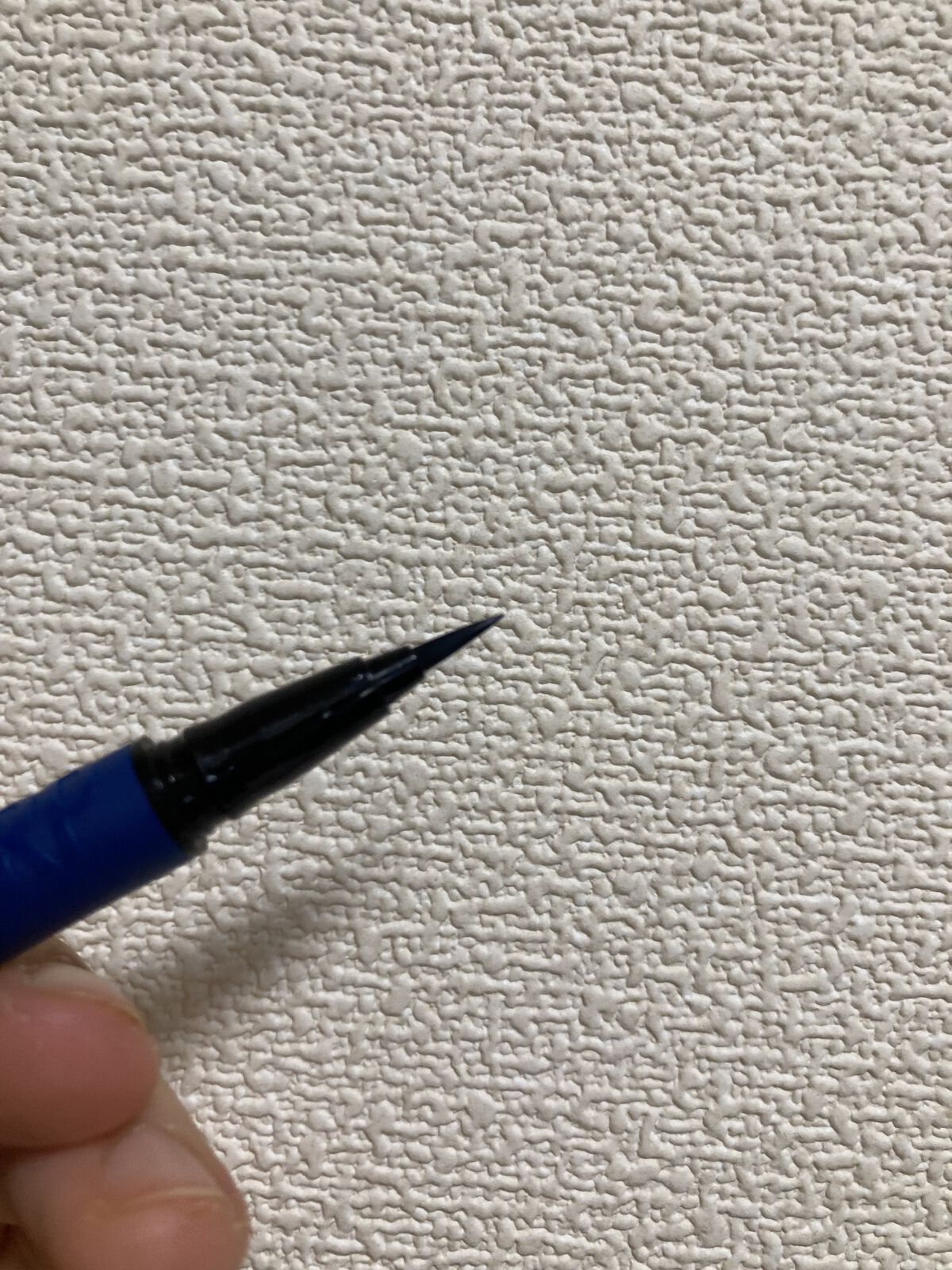 ウルトラカラー アイライナー NV-2 ポップなスモーキーブルー/MAYBELLINE NEW YORK/リキッドアイライナーを使ったクチコミ（2枚目）