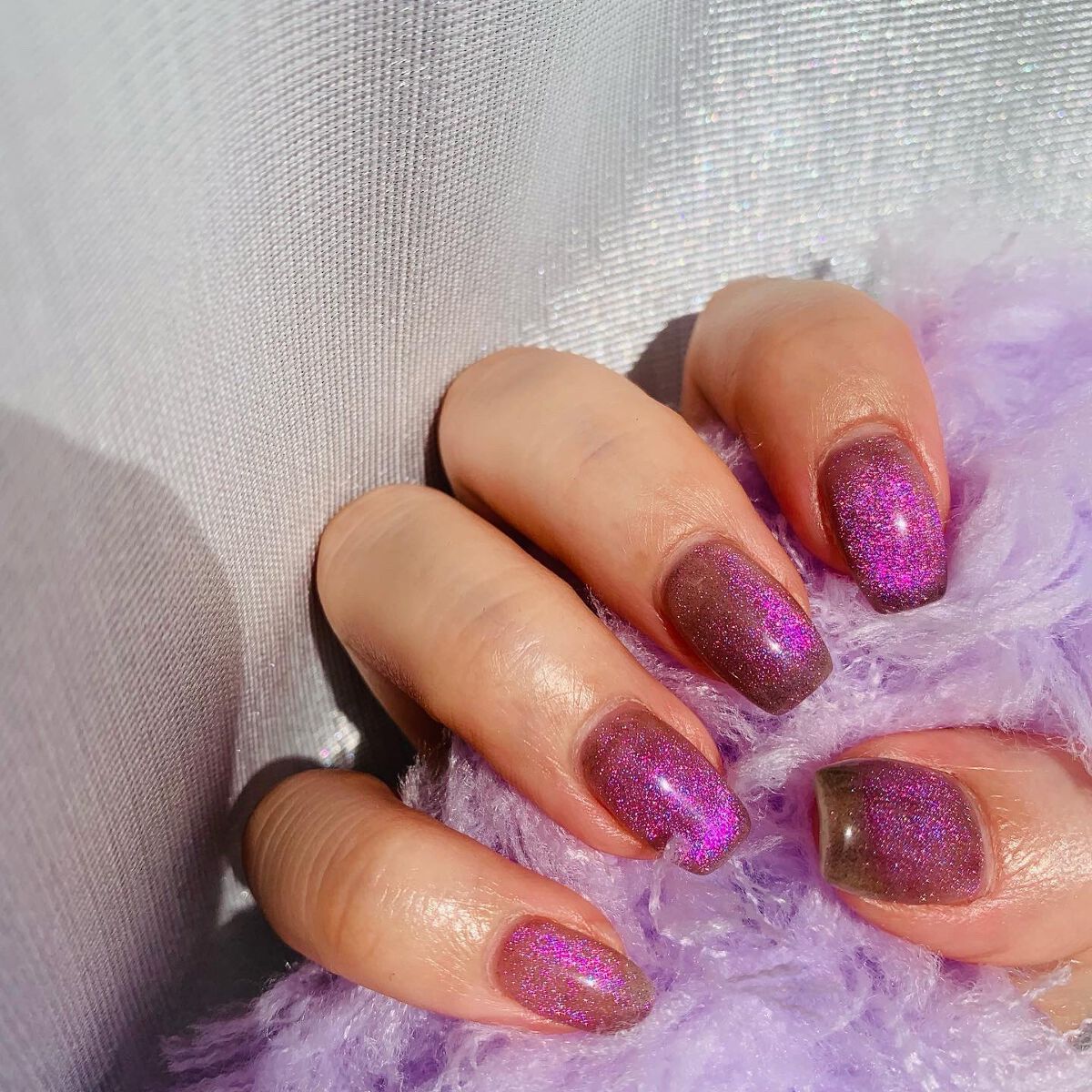 mihi on LIPS 「ぼらへネイル💜ハンドを紫にするの初めてかもしれない!今回は紫に..」(1枚目)