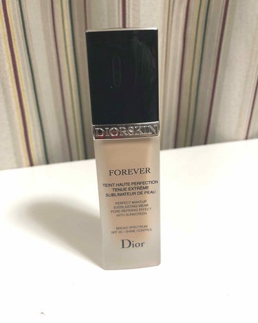 購入品(๑ ́ᄇ`๑)


Dior DIORSKIN FOREVER 020

手の甲に付けたかっただけなのに出しすぎました（笑）

伸びがすごくよくて、しっとりしてます。
これに皮脂崩れ防止下地で完