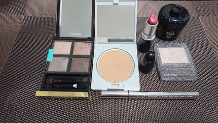 フローレスグロウ ソリッドファンデーション/CHICCA/クリーム・エマルジョンファンデーションを使ったクチコミ(1枚目)