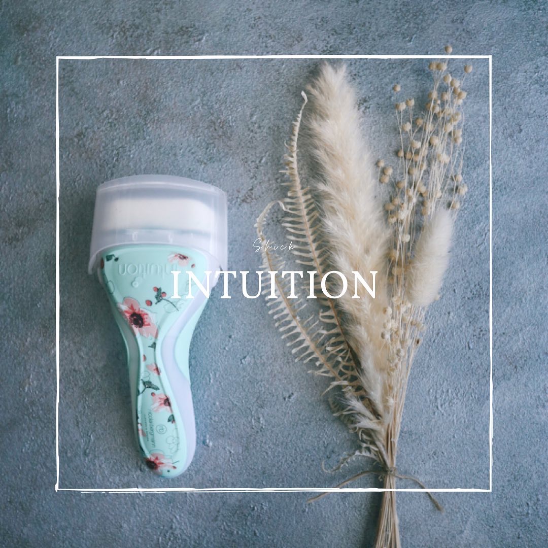 イントゥイション 敏感肌用 ホルダー （刃付き）＋替刃１コ/イントゥイション/シェーバーを使ったクチコミ（1枚目）