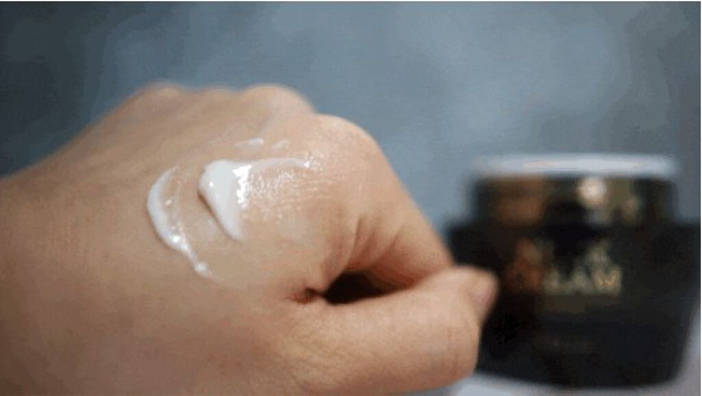 ベラ アルティメットエージ ネッククリーム/VELLA/フェイスクリームを使ったクチコミ（2枚目）