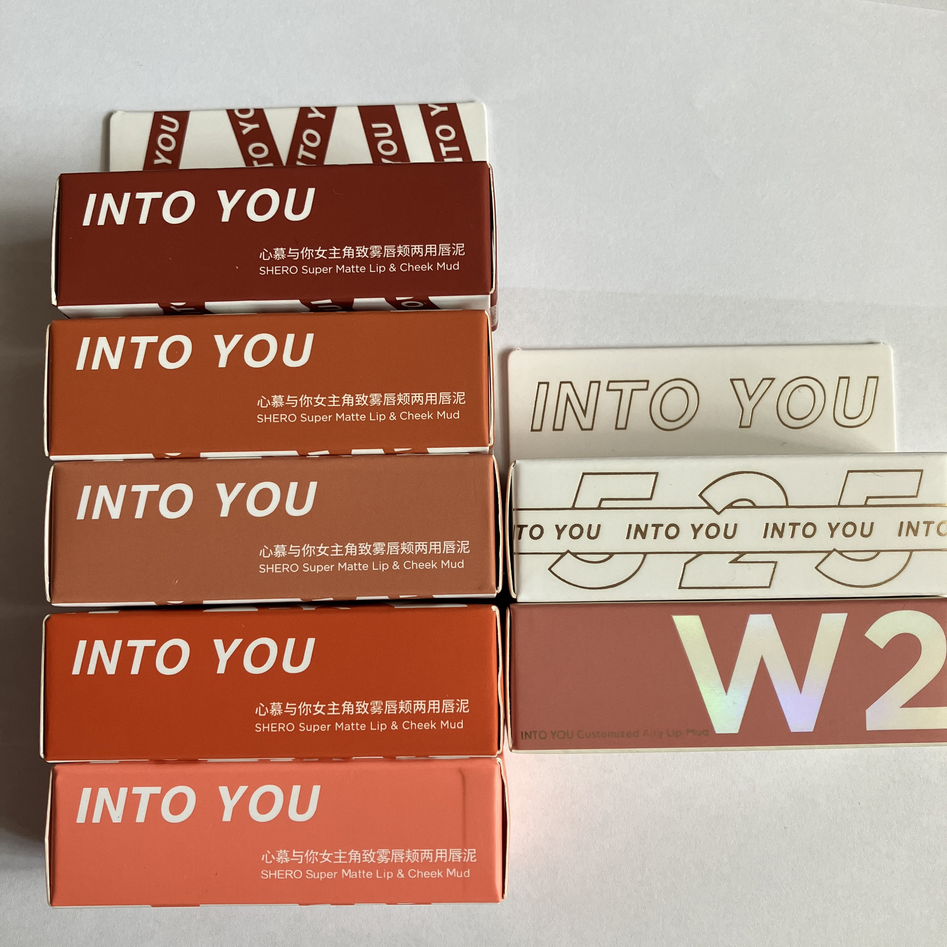 カスタマイズエアリーリップマッド W2 レッチリ/INTO U/口紅を使ったクチコミ（1枚目）