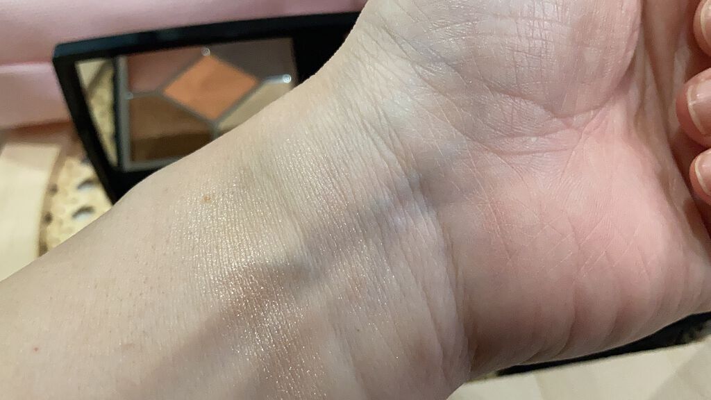 レーヴ ドゥ カメリア /CHANEL/パウダーハイライトを使ったクチコミ（2枚目）