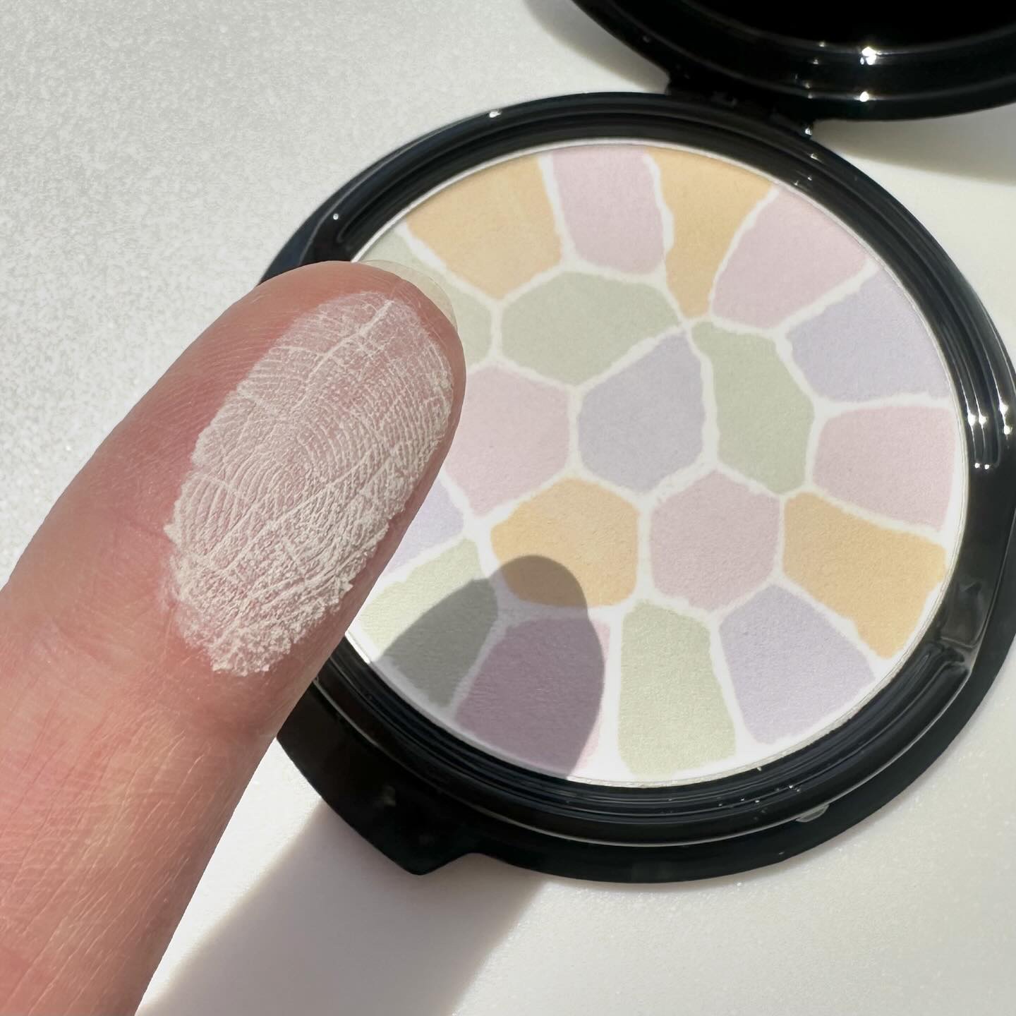 エレガンス ヌーヴェル アイズ 37/Elégance/アイシャドウパレットを使ったクチコミ（3枚目）