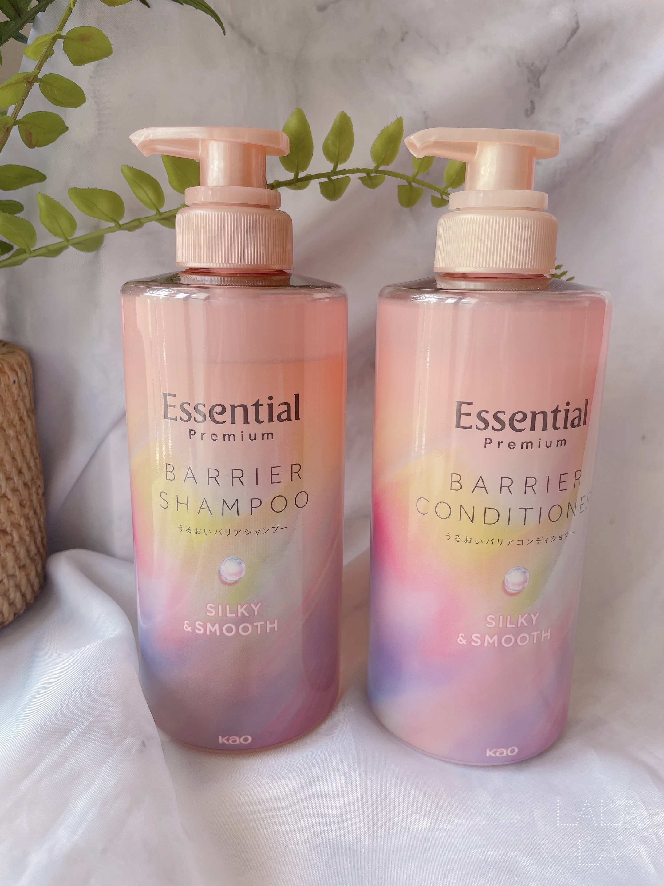 🧴🫧💗パッケージも可愛い〜！！！

エッセンシャルプレミアム バリアシャンプー・コンディショナー シルキー＆スムース

✨進化してリニューアル✨

新しいエッセンシャルプレミアム
ふんわり香る
フローラルリュクスの香りが良き。
ほんの