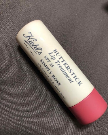 Kiehl's バタースティックリップトリートメント
ローズ SPF25 2,200円


もうめちゃくちゃこれは凄い✨

ほんのり色付いてくれて
唇もめっちゃ保湿してくれて
紫外線カットまで……優秀過