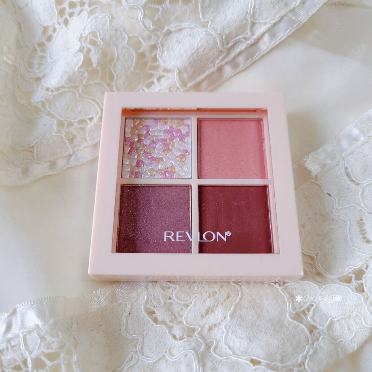 レブロン ダズル アイシャドウ クアッド/REVLON/アイシャドウパレットを使ったクチコミ（2枚目）