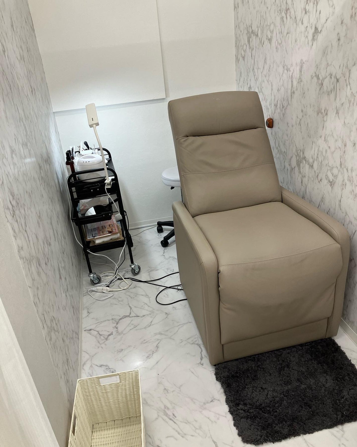 ぶるどっく on LIPS 「初めて眉毛サロンに行ってきたよ~‼️元々ボサ²ガタ²眉毛で、眉..」(5枚目)