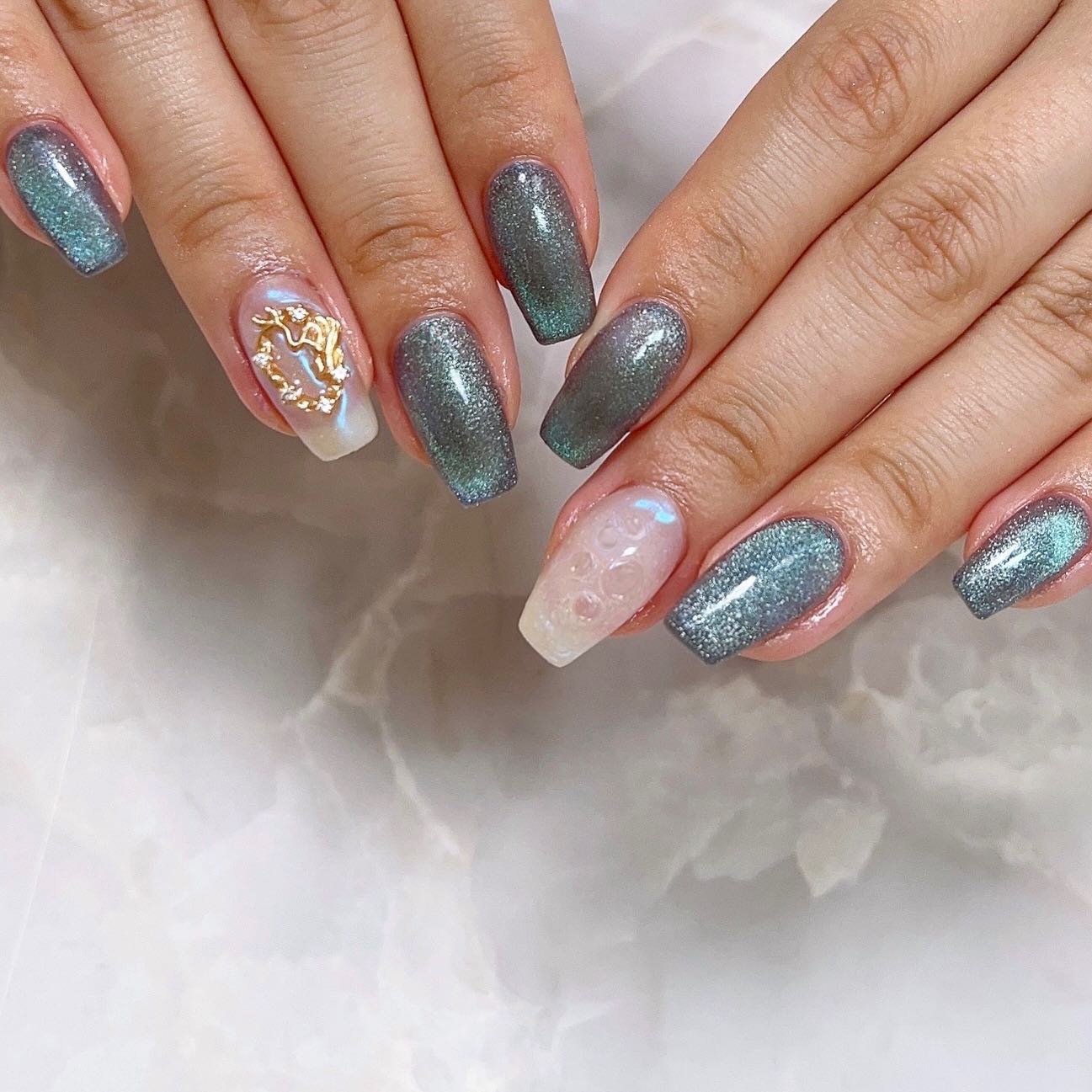 #マグネットネイル,#キラキラネイル,#夏ネイル,#マリンネイル,#マーメイドネイル,#バブルネイル,#泡ネイル,#トレンドネイル,#ブルーネイル,#オーロラネイル,#大人可愛いネイルのネイルデザイン